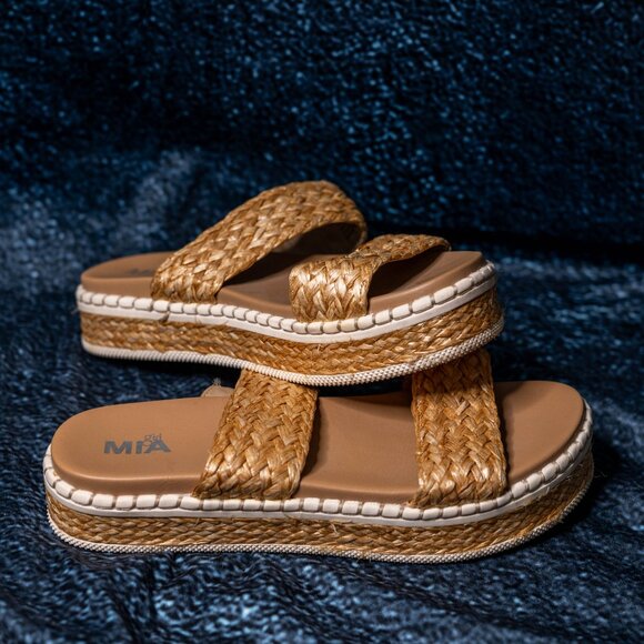 MIA Woven Platform Sandals – Size 8 - Picture 3 of 6